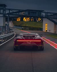 🏁 Bugatti Chiron Rear View Apple Watch face - Cars