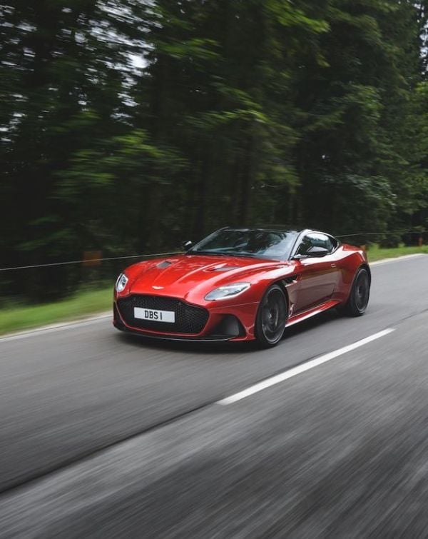 🏎️ Aston Martin DBS Superleggera Thrill watch face