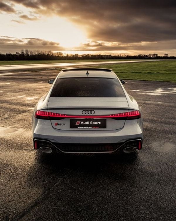 🌅 Audi RS7 Sportback Style watch face