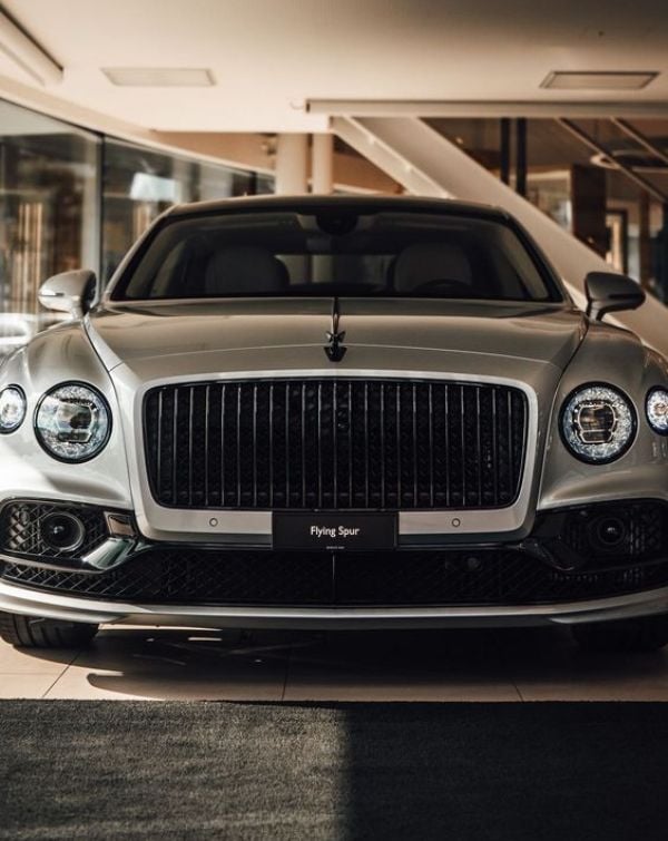 🚘 Bentley Flying Spur watch face