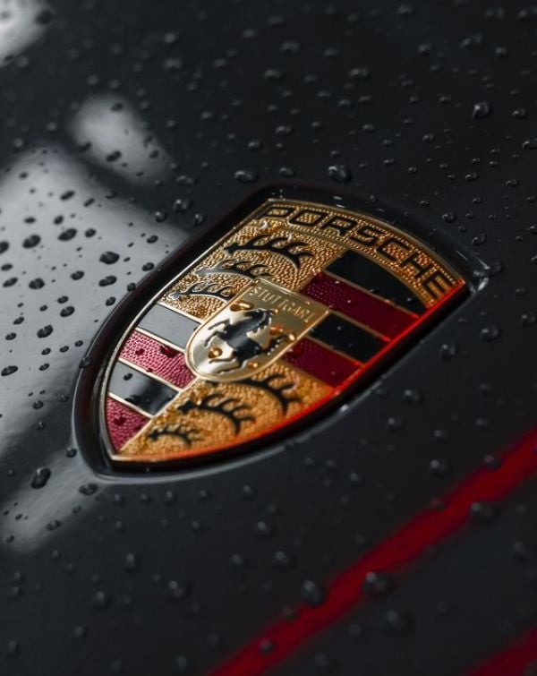 🏎️ Porsche Emblem watch face
