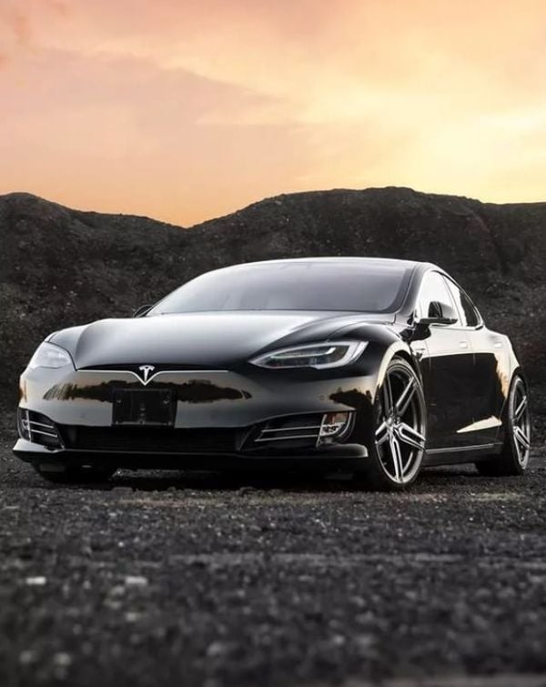 🚘 Tesla Performance watch face