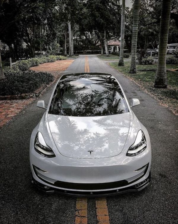 🚗 Tesla Model 3 watch face